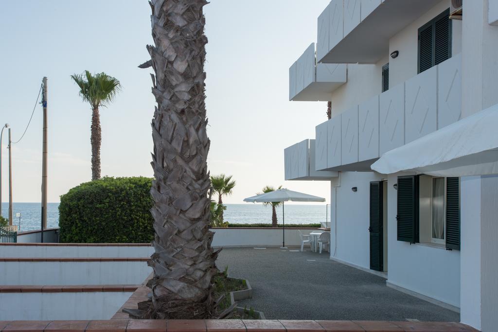 Blu Side Hotel & Residence Torre San Giovanni Exterior foto