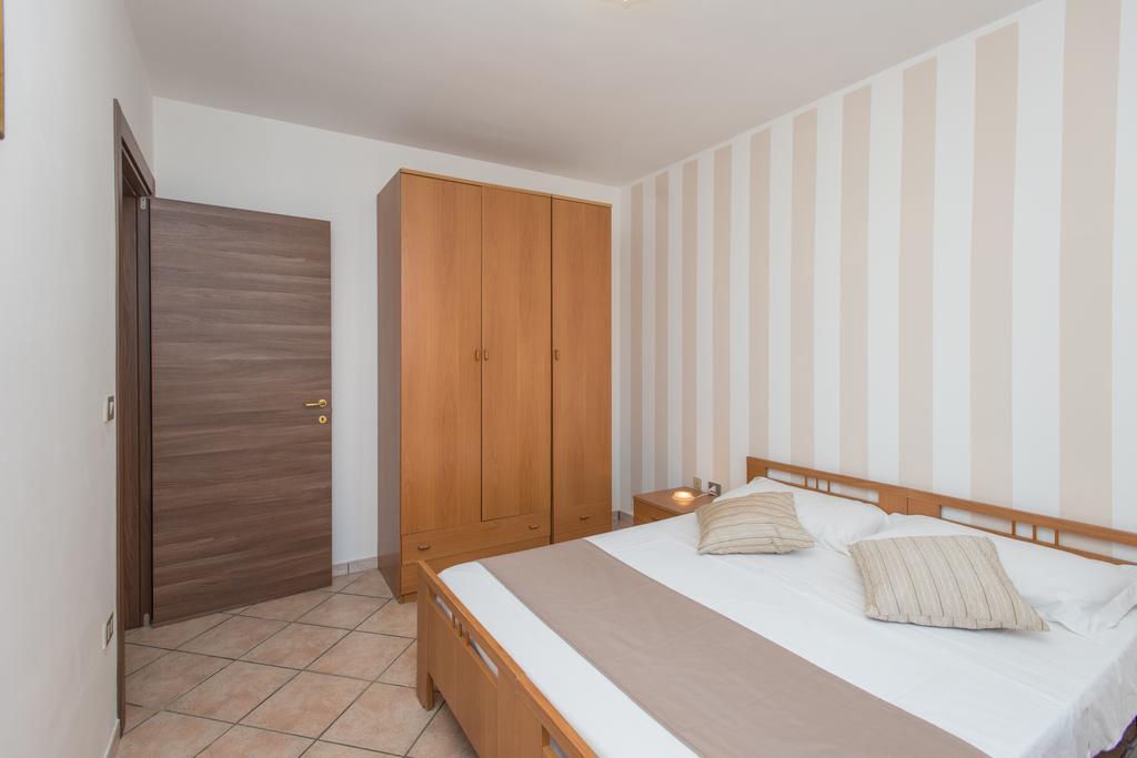 Blu Side Hotel & Residence Torre San Giovanni Exterior foto